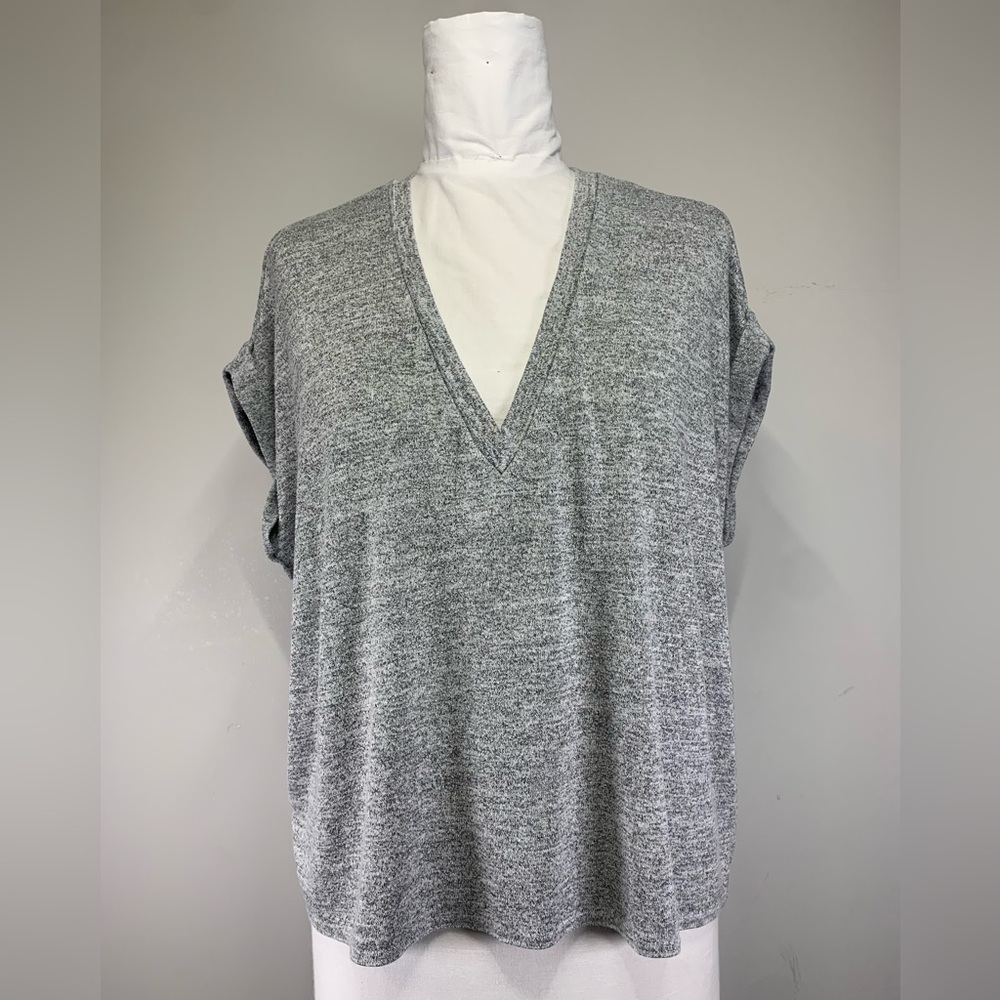 Wilfred Free Aritzia Grey Marled V-Neck Tee - Size Small